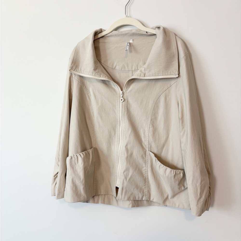 Lulu-B Beige Zipper Jacket
